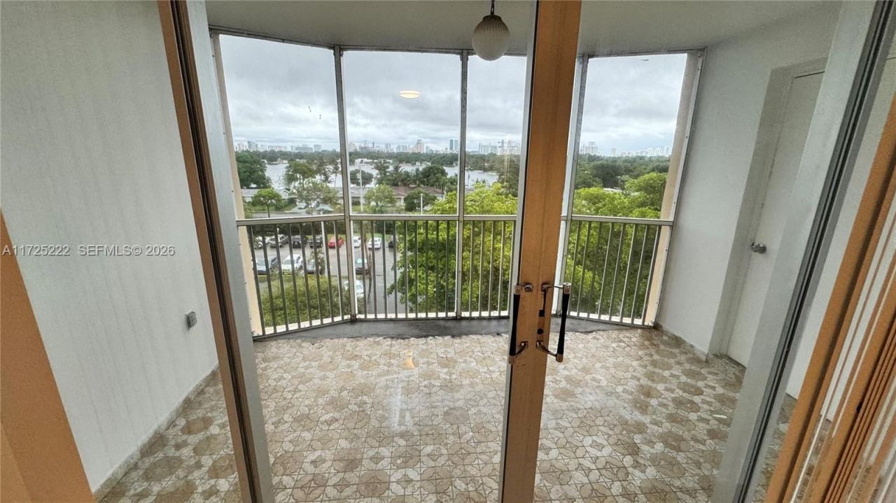 1780 NE 191st St, Unit 609, Miami, FL 33179 Photo