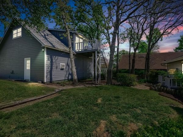 1214 Kiowa Drive E, Lake Kiowa, TX 76240