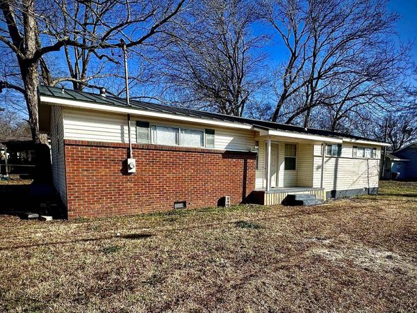 1585 Lynwood Ave, Russellville, AL 35653