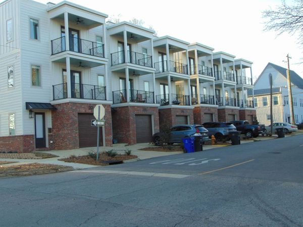 201 Poplar, Florence, AL