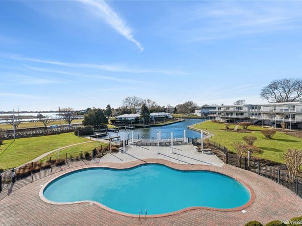 35 Library Avenue, Unit 3L, Westhampton Beach, NY 11978