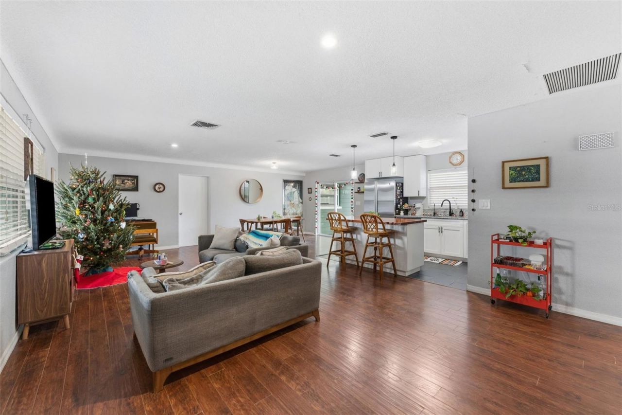 5911 36th Avenue N, Saint Petersburg, FL 33710 Photo