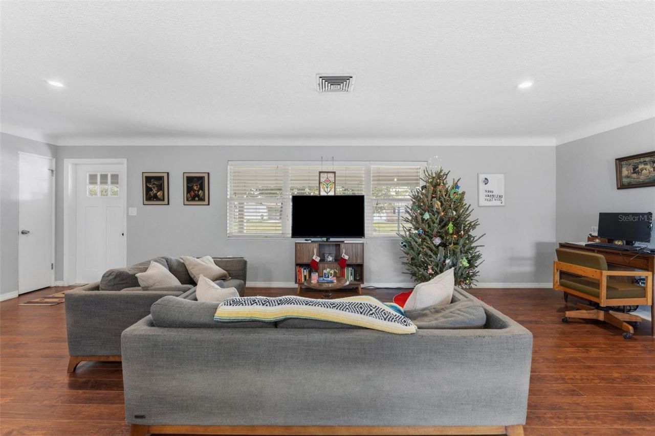 5911 36th Avenue N, Saint Petersburg, FL 33710 Photo