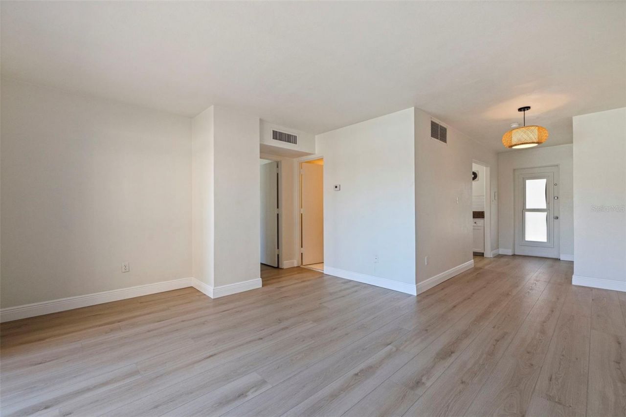 750 Burlington Avenue N, Unit 1G, Saint Petersburg, FL 33701 Photo