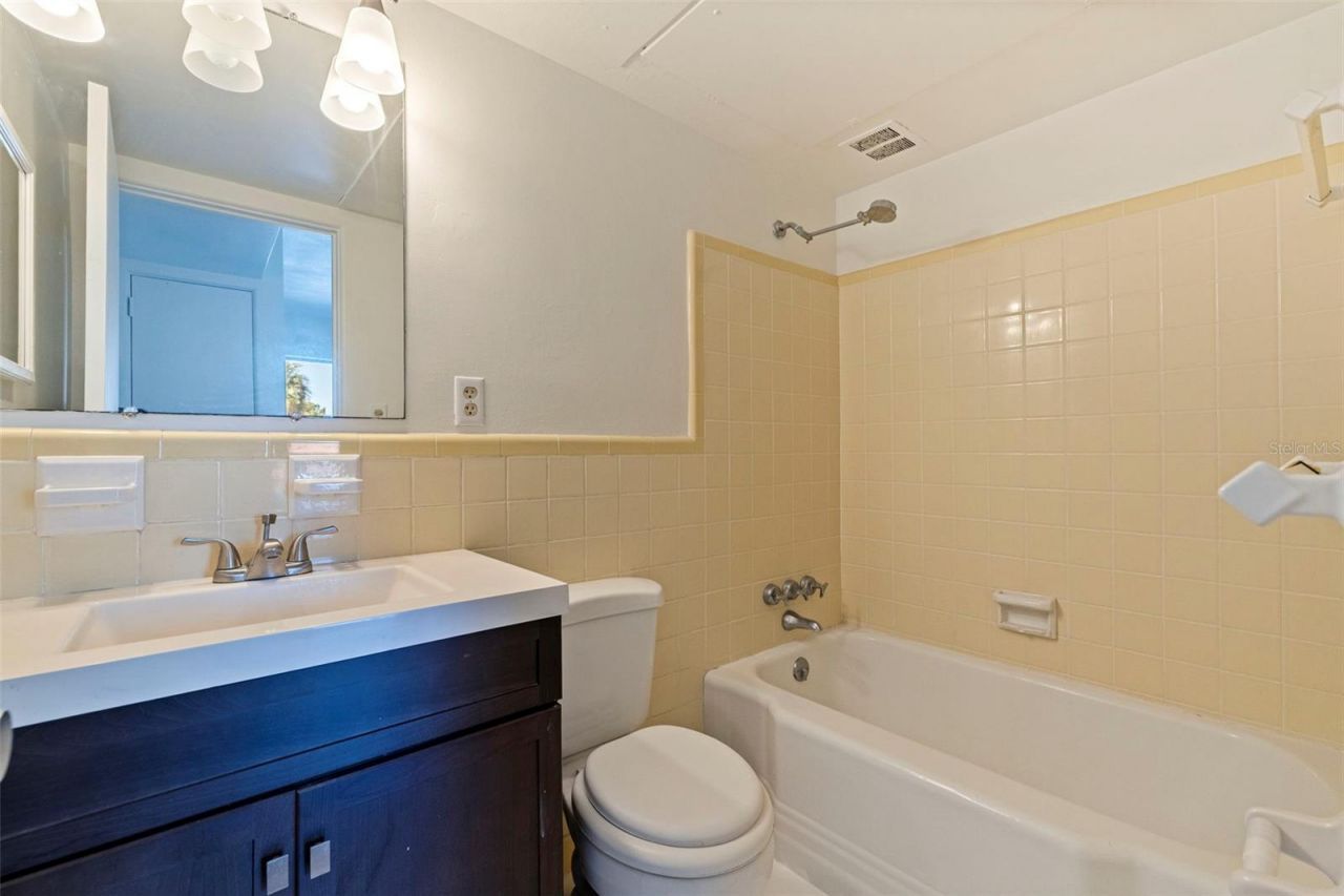 750 Burlington Avenue N, Unit 1G, Saint Petersburg, FL 33701 Photo