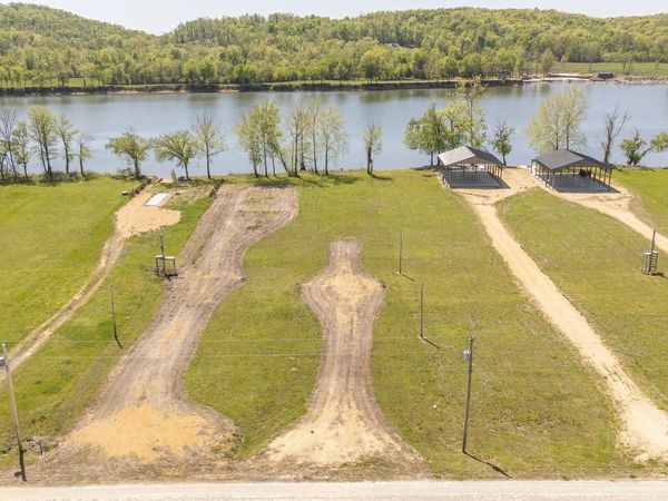 199 Hardin Bottom River Rd, Clifton, TN 38425