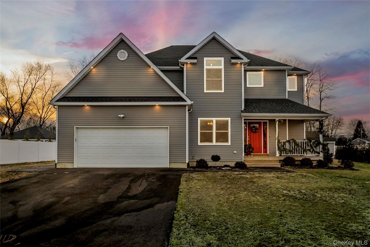 9 Shaw Lane, East Moriches, NY 11940 Main Photo