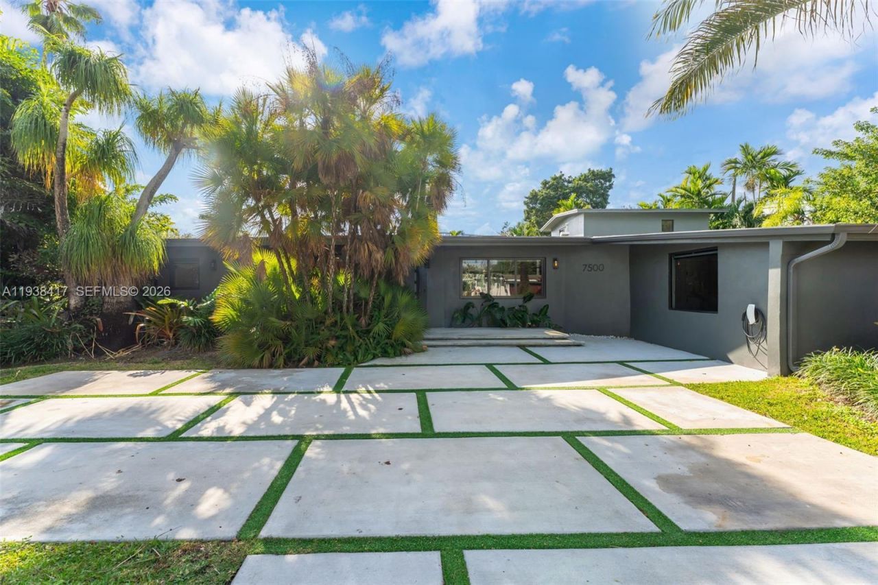 7500 SW 137th St, Palmetto Bay, FL 33158 Photo