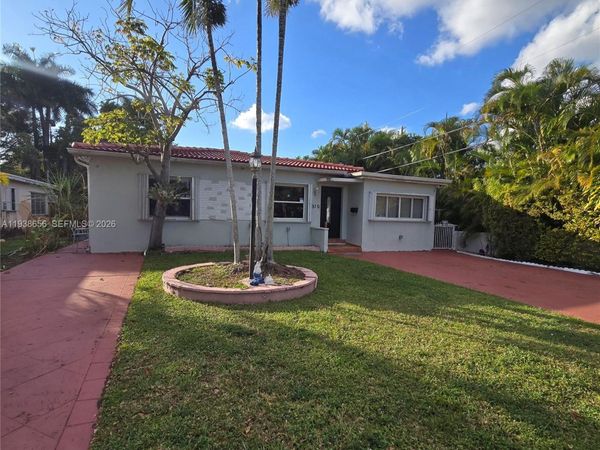 510 Lee Dr, Miami Springs, FL 33166