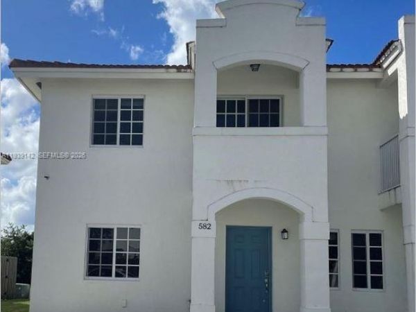 582 SW 2nd Pl, Florida City, FL 33034