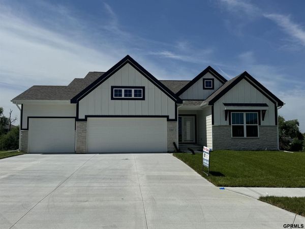 12667 Cooper Street, Papillion, NE 68138
