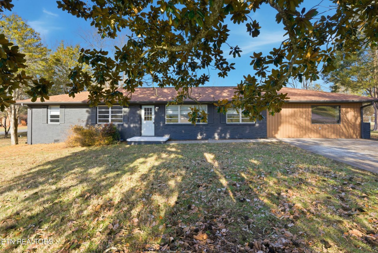 3801 NE Devon Drive, Knoxville, TN 37918 Main Photo