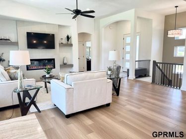 7402 N 168 Avenue, Bennington, NE 68007