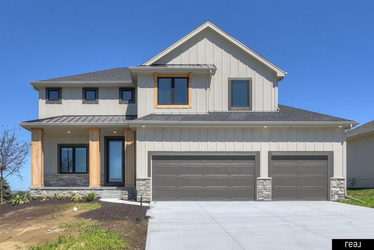 5413 N 191st Street, Elkhorn, NE 68022 Main Photo