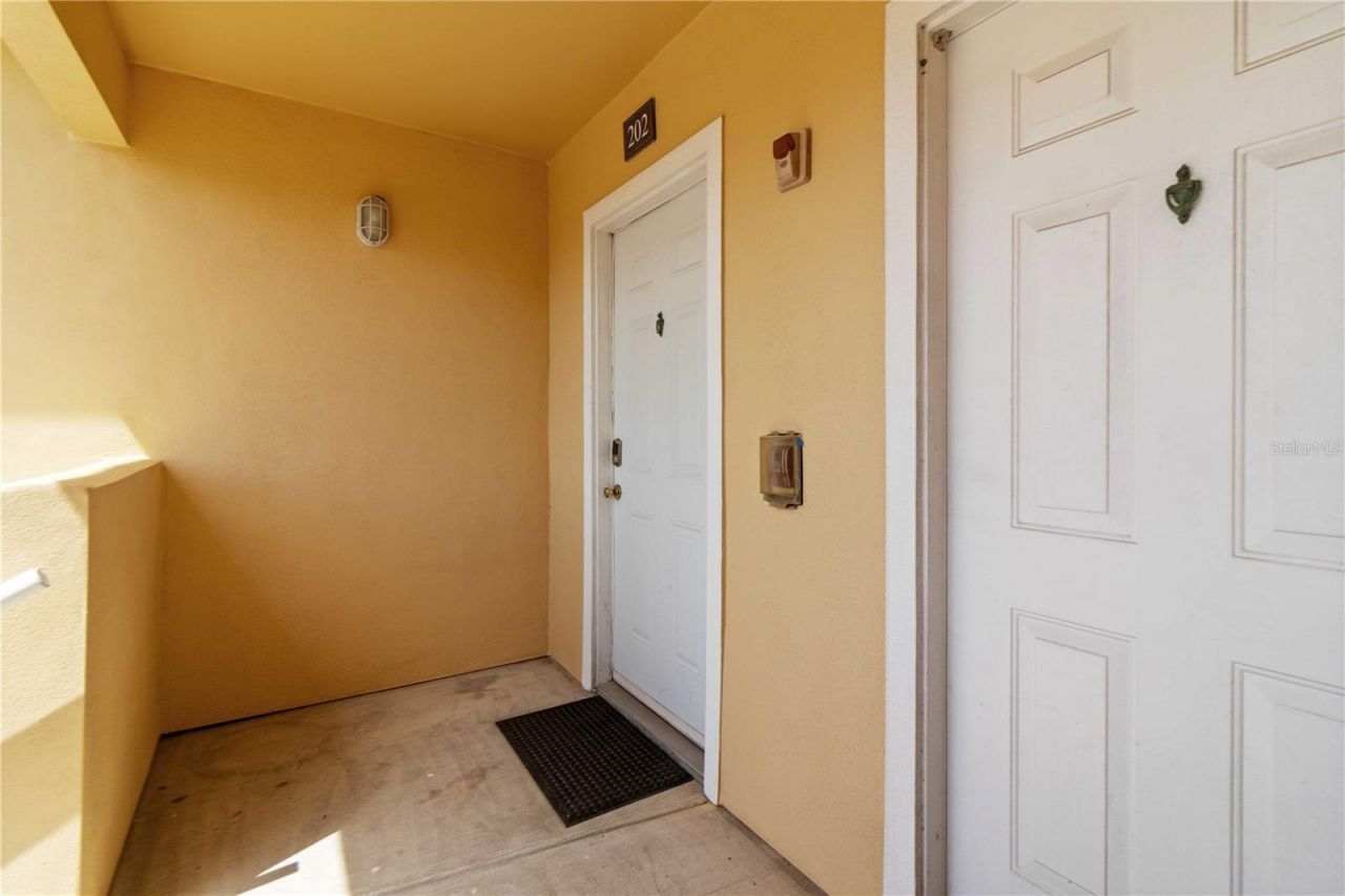 1020 Villagio Circle, Unit 202, Sarasota, FL 34237 Photo