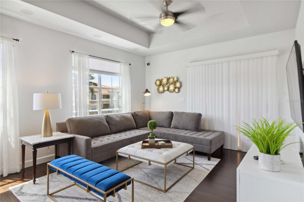 1020 Villagio Circle, Unit 202, Sarasota, FL 34237 Photo