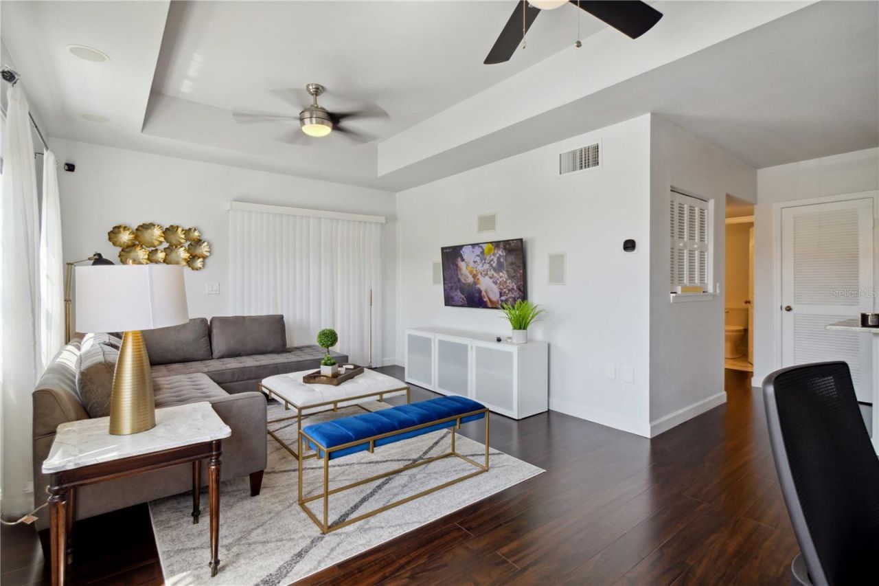 1020 Villagio Circle, Unit 202, Sarasota, FL 34237 Photo