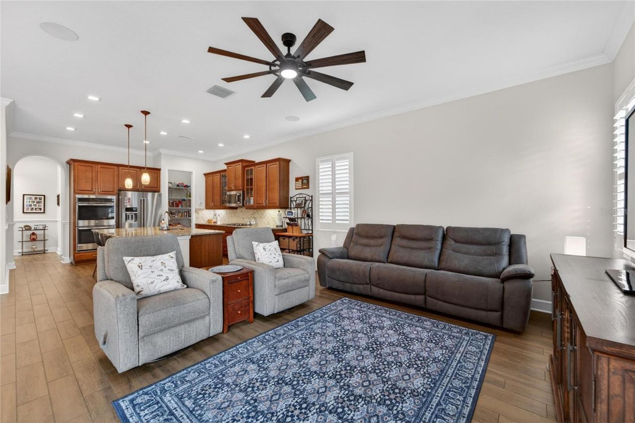 1613 Emerald Dunes Drive, Sun City Center, FL 33573 Photo