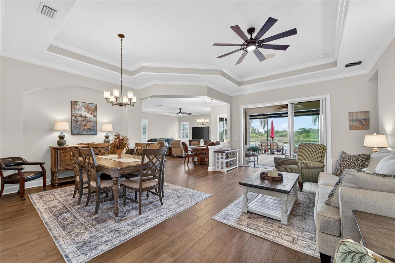 1613 Emerald Dunes Drive, Sun City Center, FL 33573 Photo