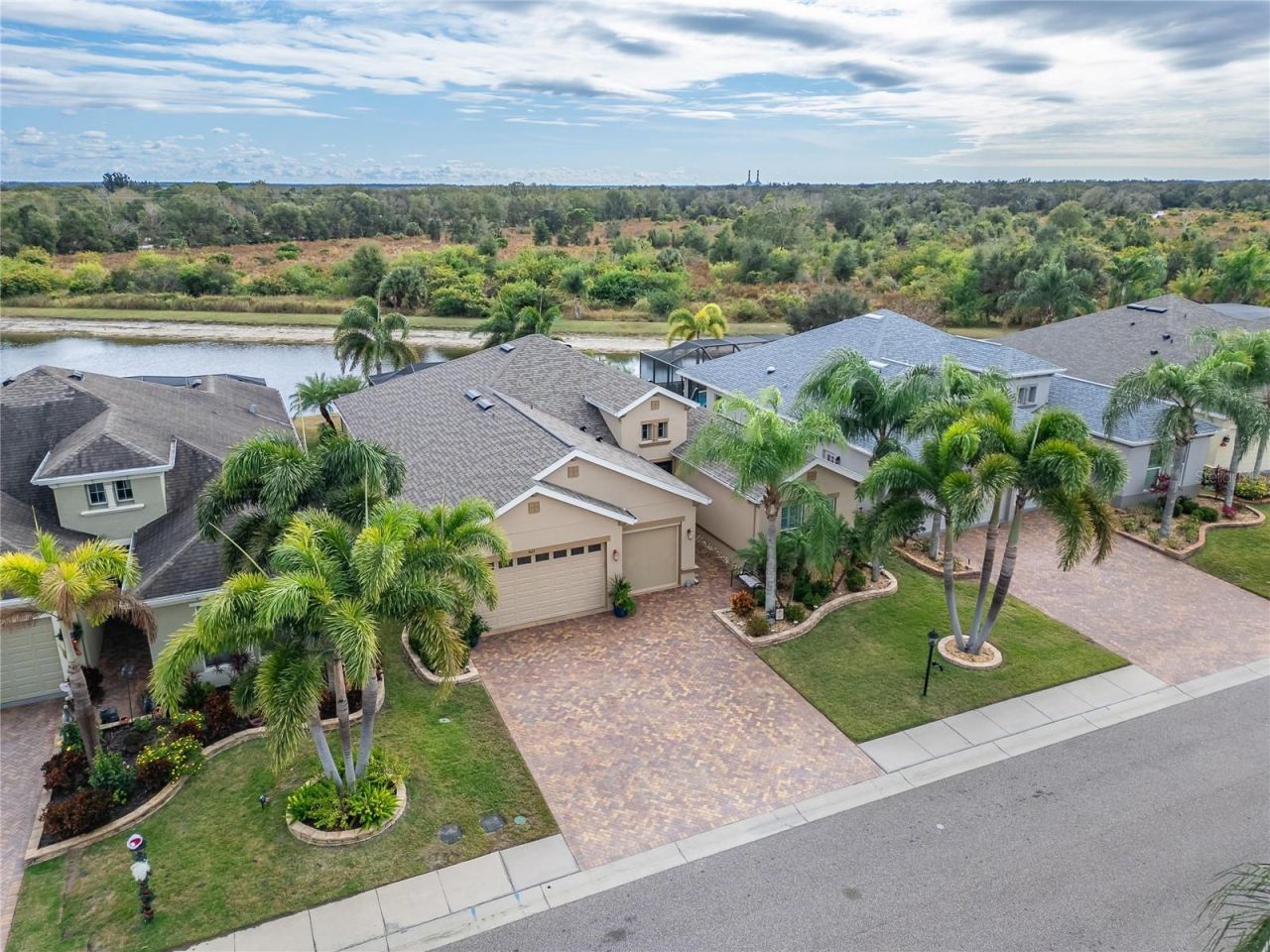 1613 Emerald Dunes Drive, Sun City Center, FL 33573 Photo
