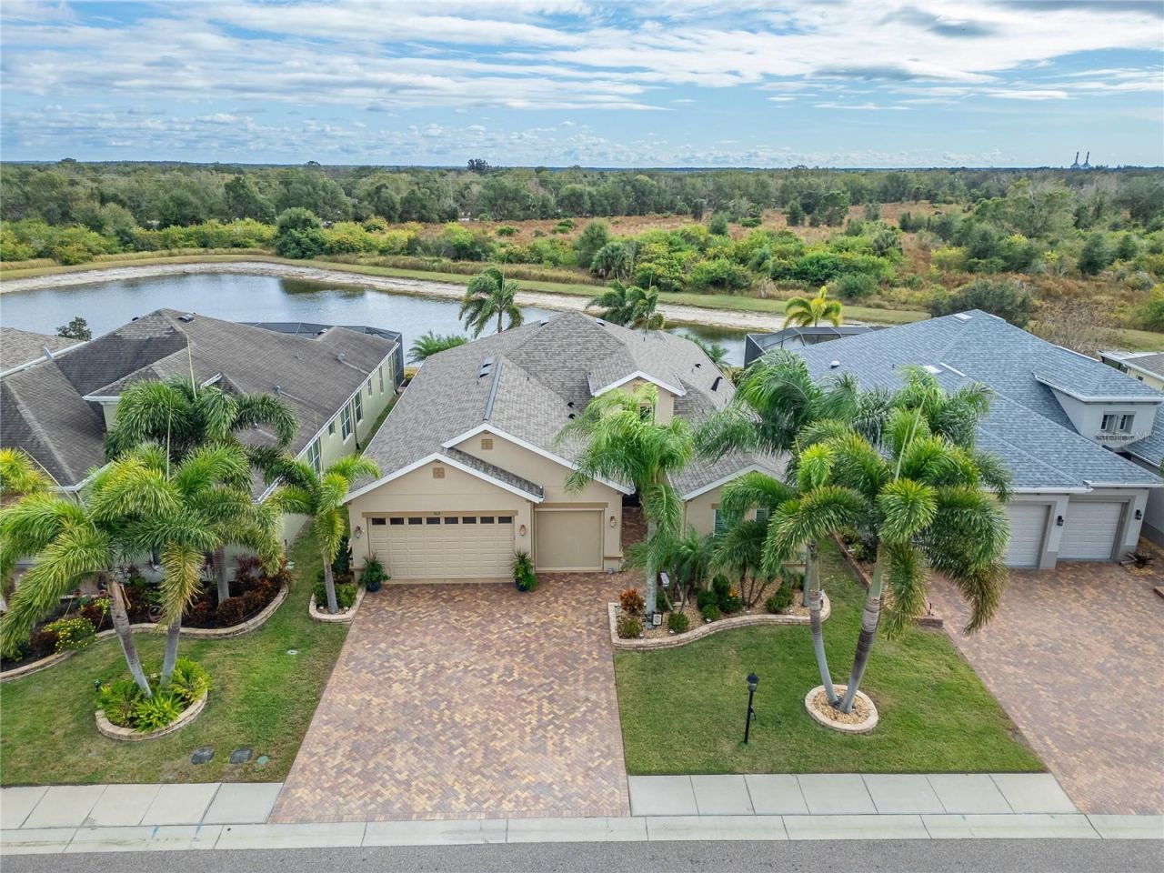 1613 Emerald Dunes Drive, Sun City Center, FL 33573 Photo