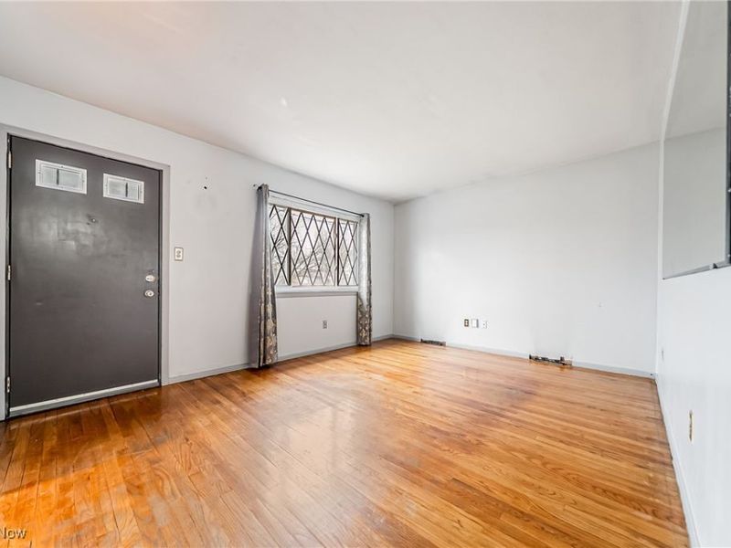 16408 Highview Drive, Cleveland, OH 44128 Photo 2