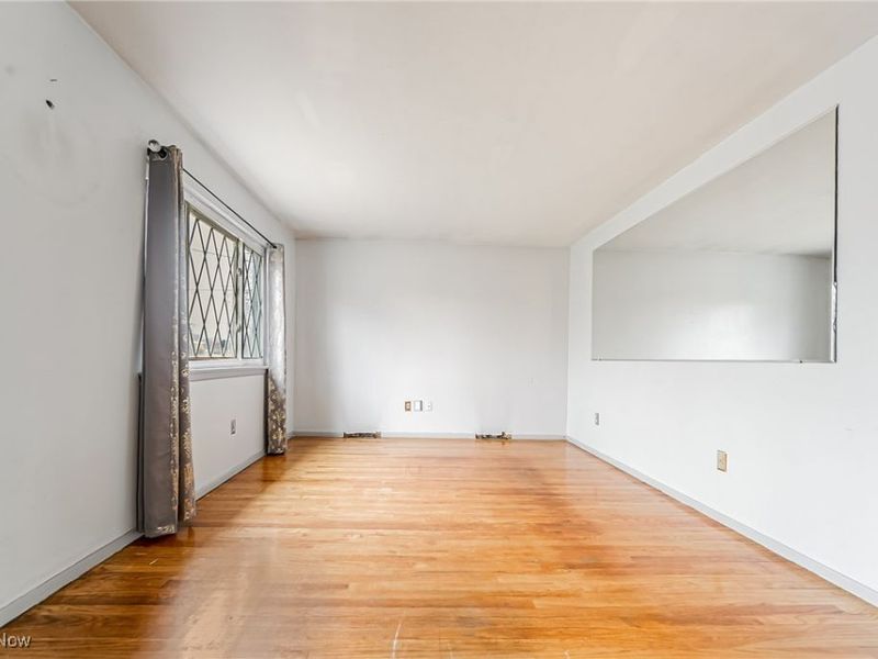 16408 Highview Drive, Cleveland, OH 44128 Photo 3