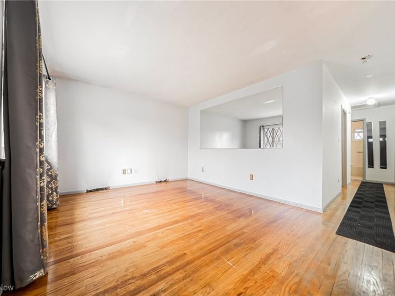 16408 Highview Drive, Cleveland, OH 44128 Photo 4