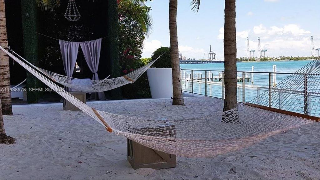 1100 West Ave, Unit 517, Miami Beach, FL 33139 Photo