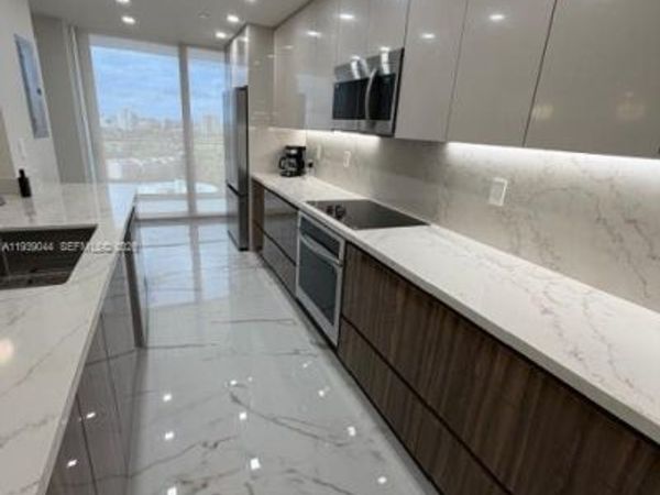 19707 Turnberry Way, Unit 20L, Aventura, FL 33180