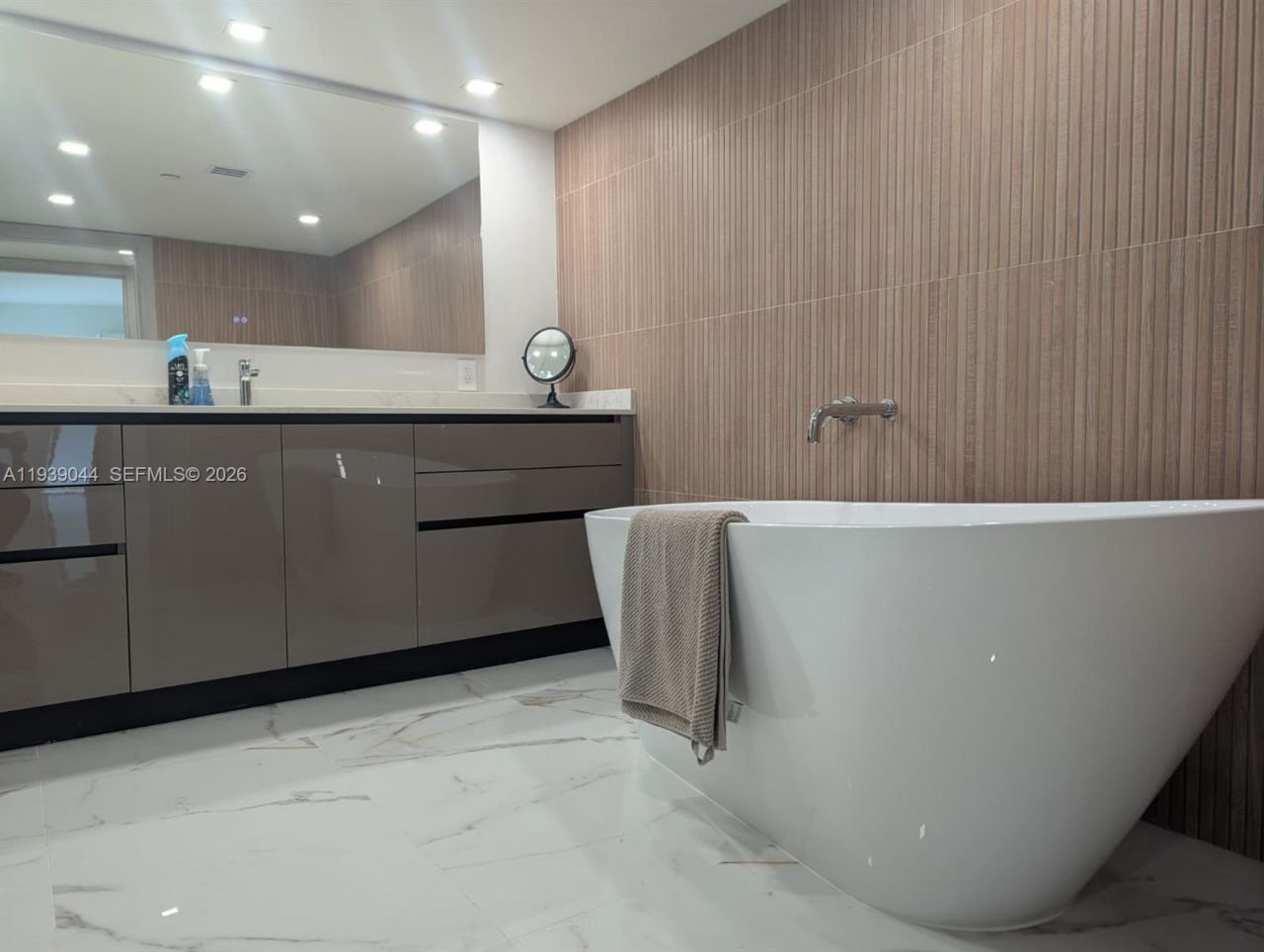 19707 Turnberry Way, Unit 20L, Aventura, FL 33180 Photo