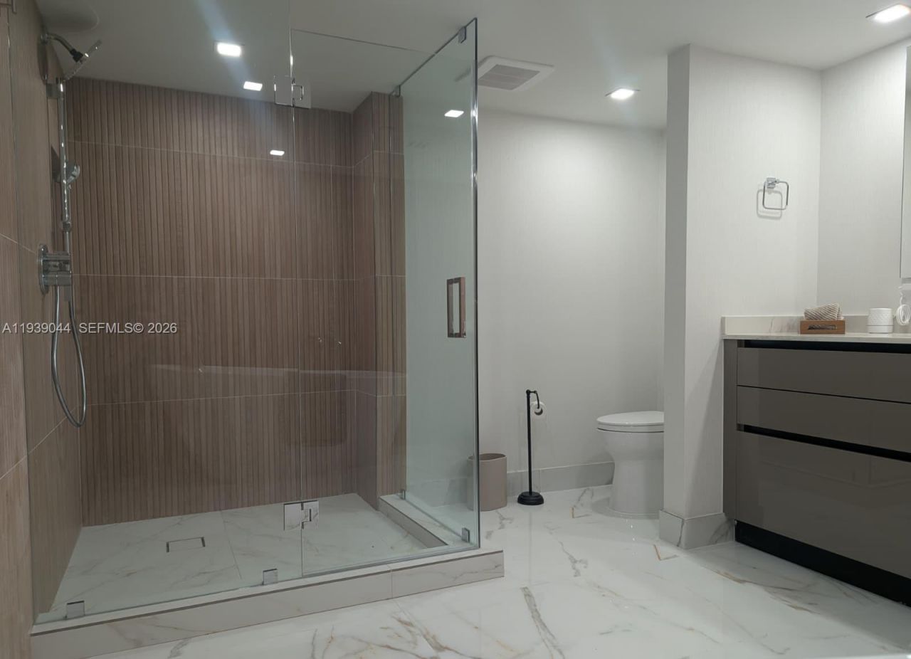 19707 Turnberry Way, Unit 20L, Aventura, FL 33180 Photo