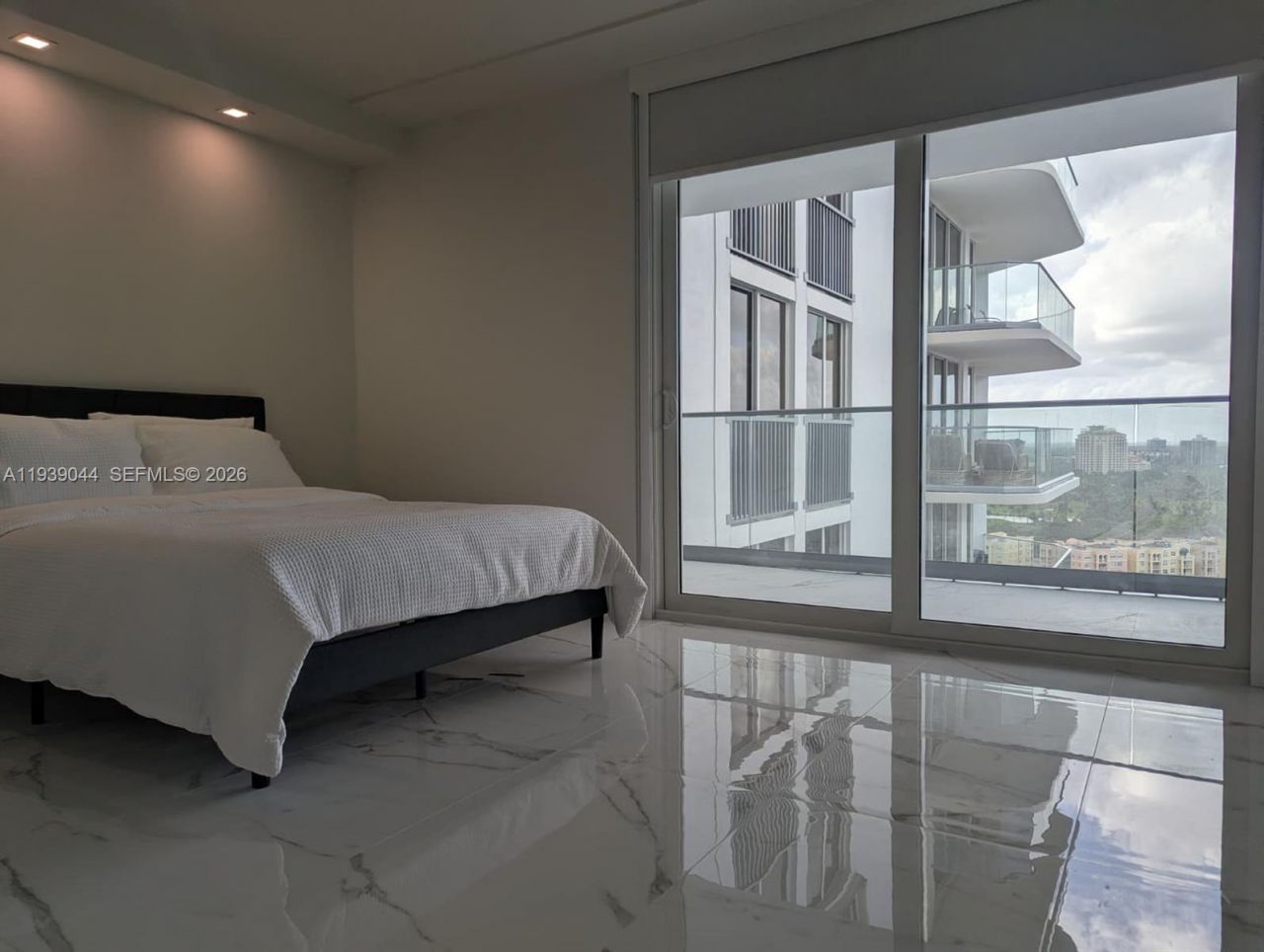 19707 Turnberry Way, Unit 20L, Aventura, FL 33180 Photo