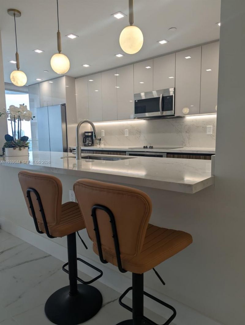 19707 Turnberry Way, Unit 20L, Aventura, FL 33180 Photo