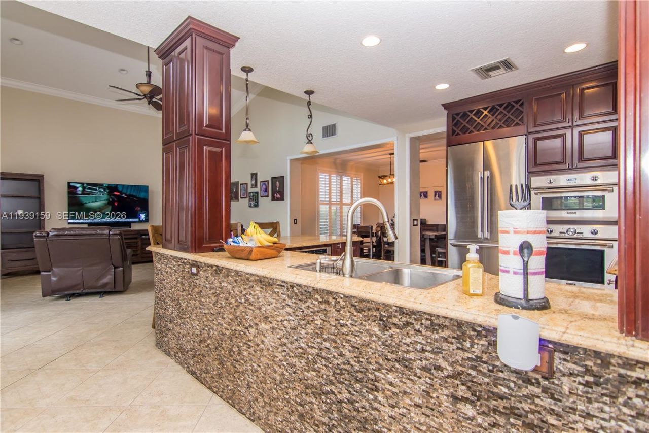 1091 SW 156th Ave, Pembroke Pines, FL 33027 Photo