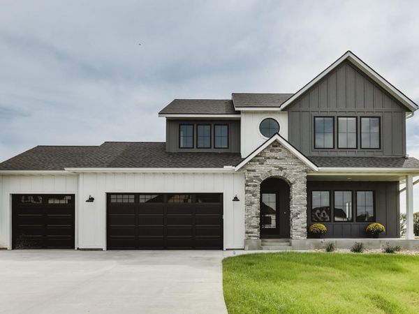 2876 Wildflower Lane SW, Rochester, MN 55902