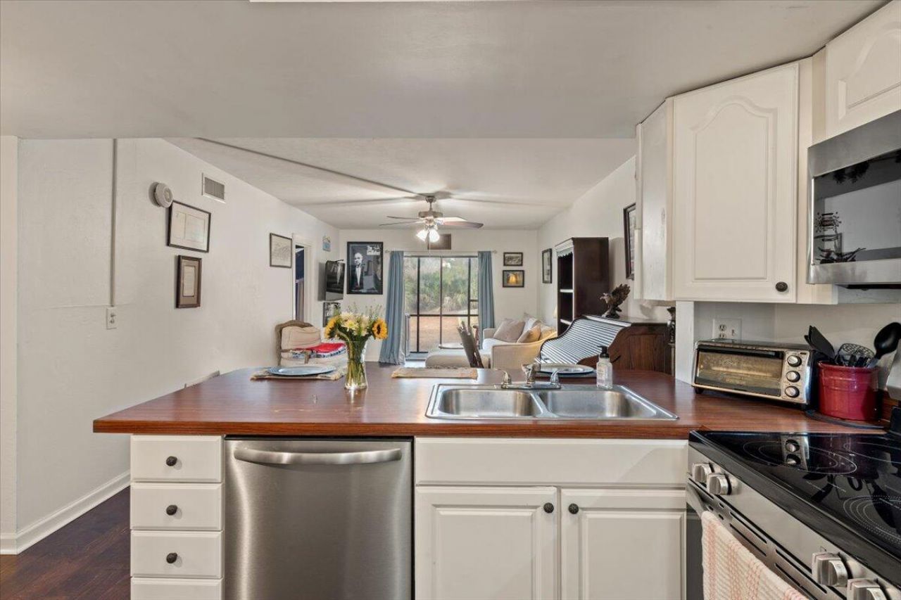 2901 Dove Haven Court Photo 8