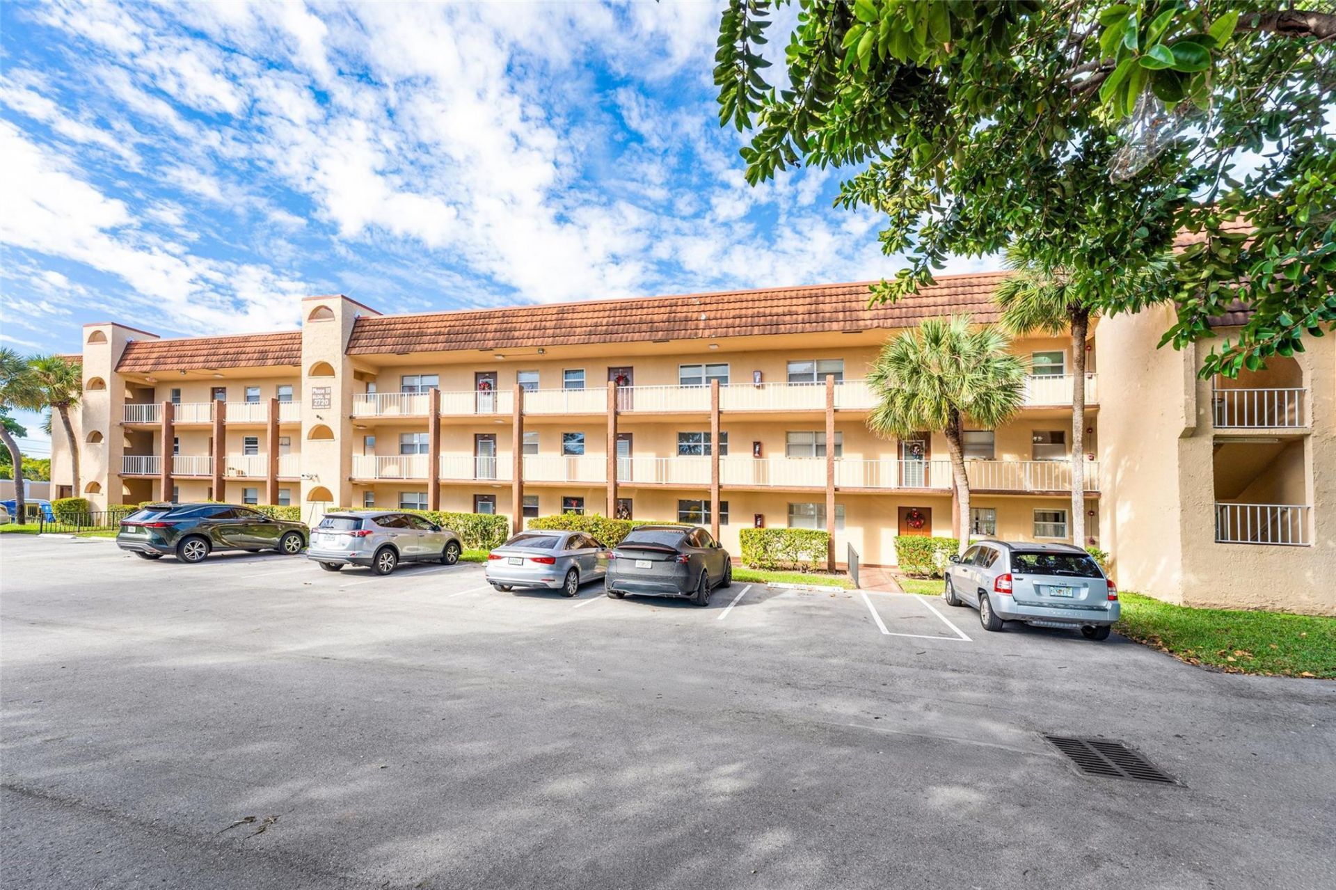 2720 N Pine Island Road, Unit 212, Sunrise, FL 33322 Photo