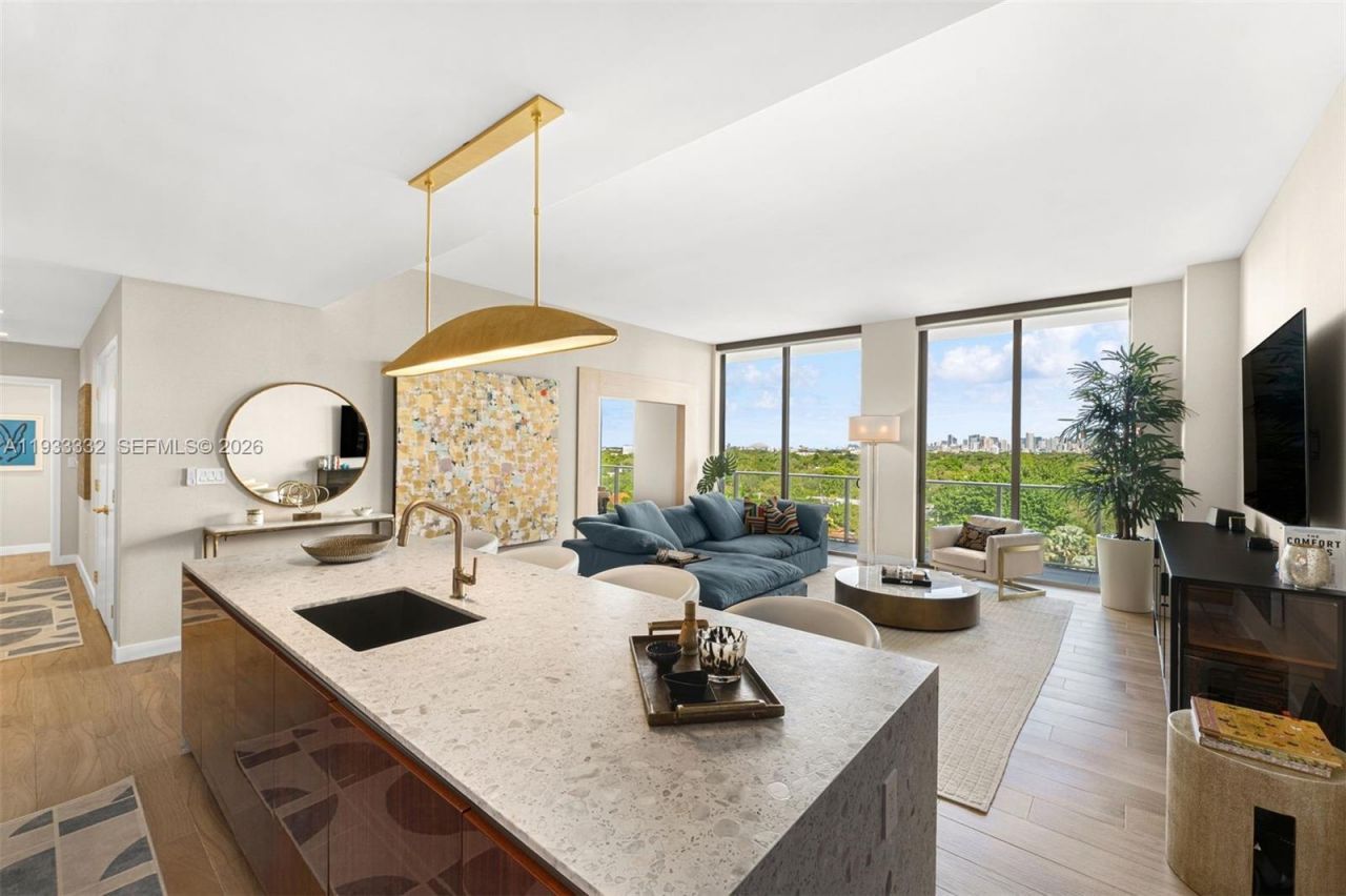 2678 Tigertail Ave, Unit 702, Miami, FL 33133 Photo