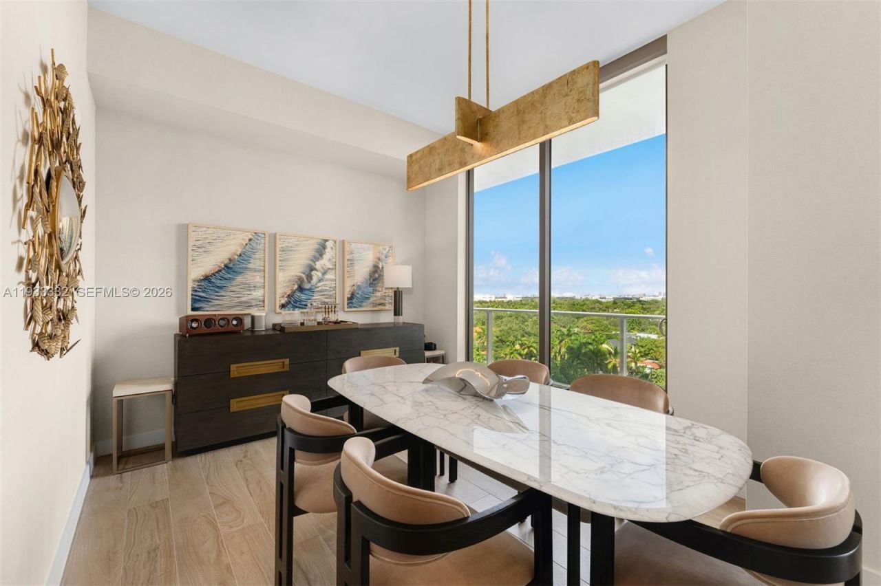 2678 Tigertail Ave, Unit 702, Miami, FL 33133 Photo