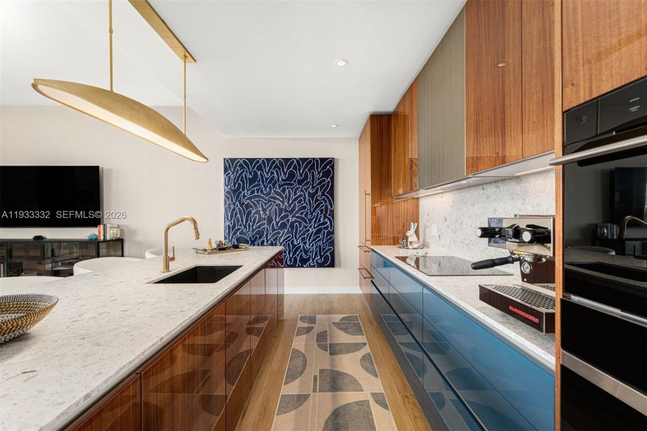 2678 Tigertail Ave, Unit 702, Miami, FL 33133 Photo