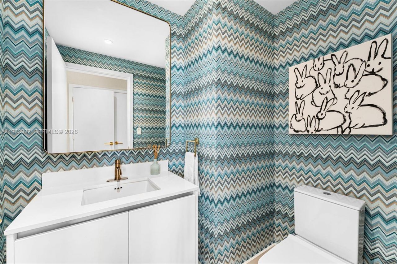 2678 Tigertail Ave, Unit 702, Miami, FL 33133 Photo