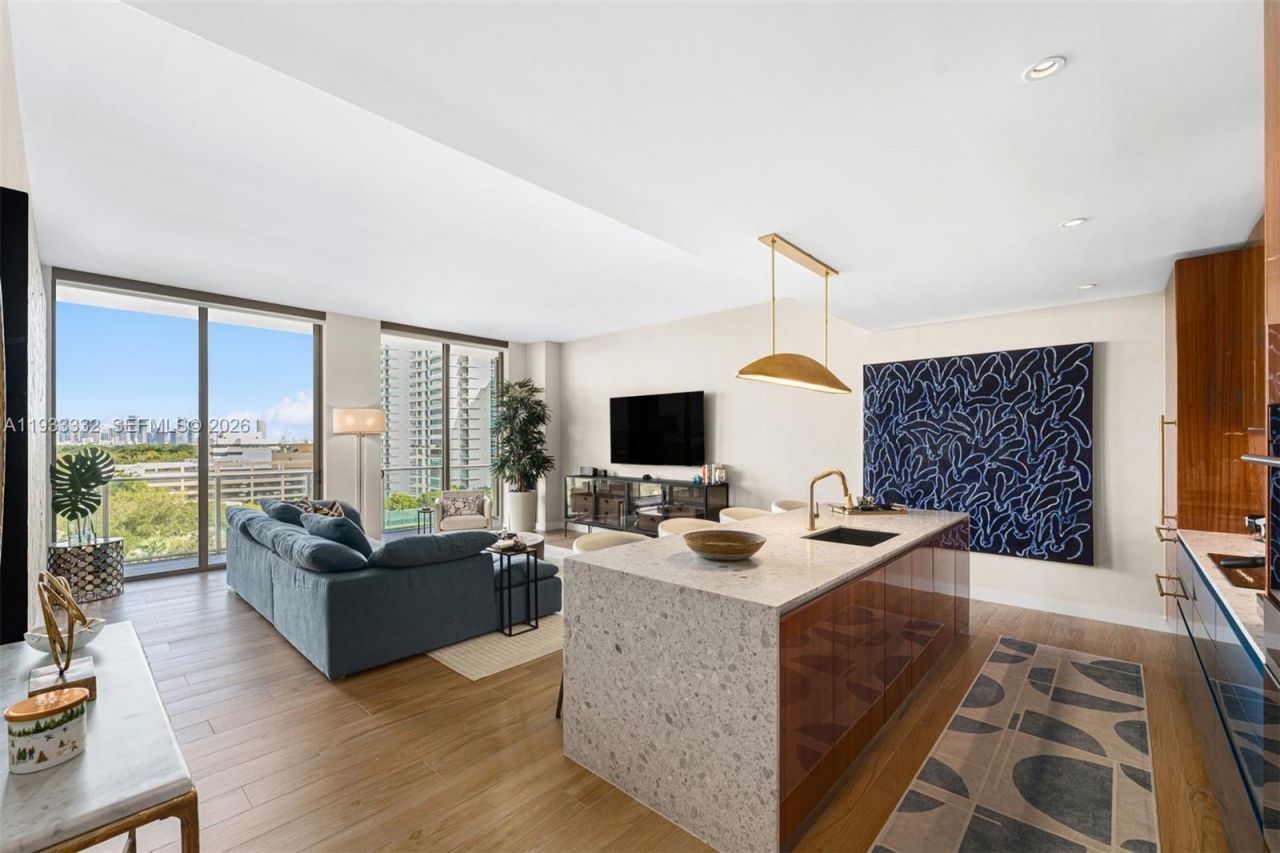 2678 Tigertail Ave, Unit 702, Miami, FL 33133 Photo