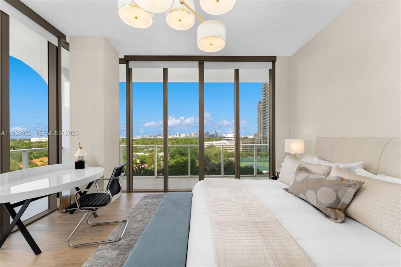 2678 Tigertail Ave, Unit 702, Miami, FL 33133 Photo