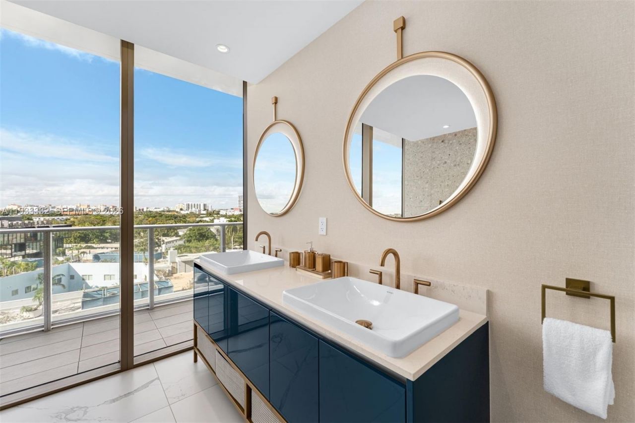 2678 Tigertail Ave, Unit 702, Miami, FL 33133 Photo