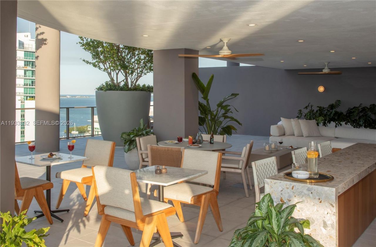 2678 Tigertail Ave, Unit 702, Miami, FL 33133 Photo