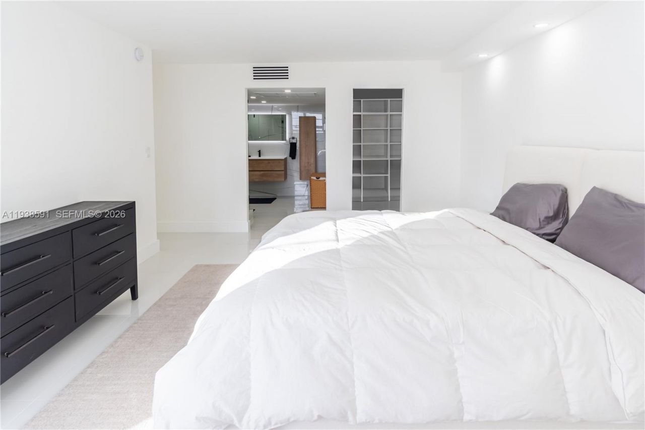 5701 Collins Ave, Unit 601, Miami Beach, FL 33140 Photo