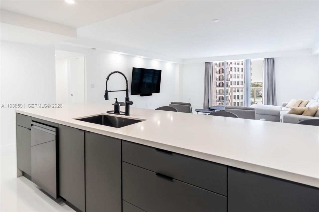 5701 Collins Ave, Unit 601, Miami Beach, FL 33140 Photo