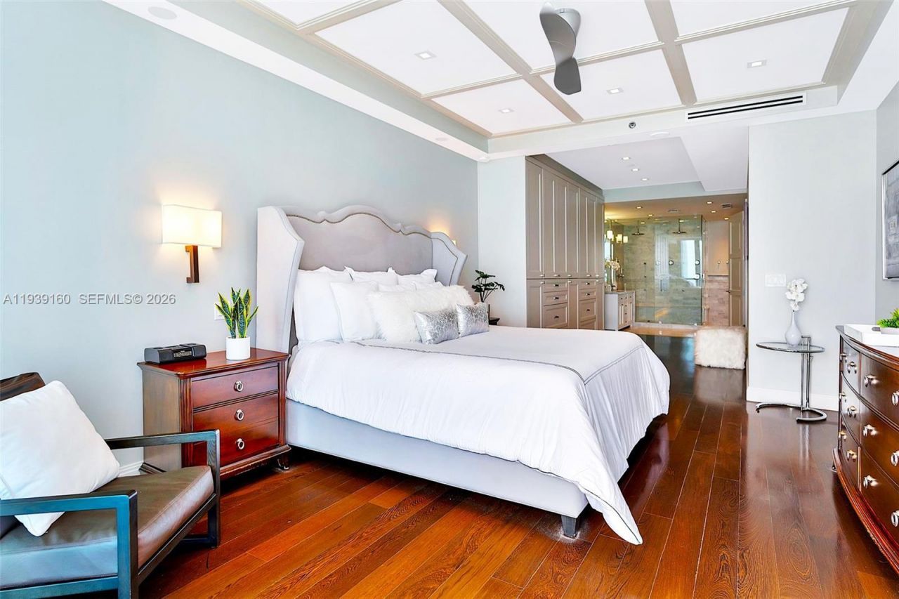 100 S Pointe Dr , Unit 2407, Miami Beach, FL 33139 Photo