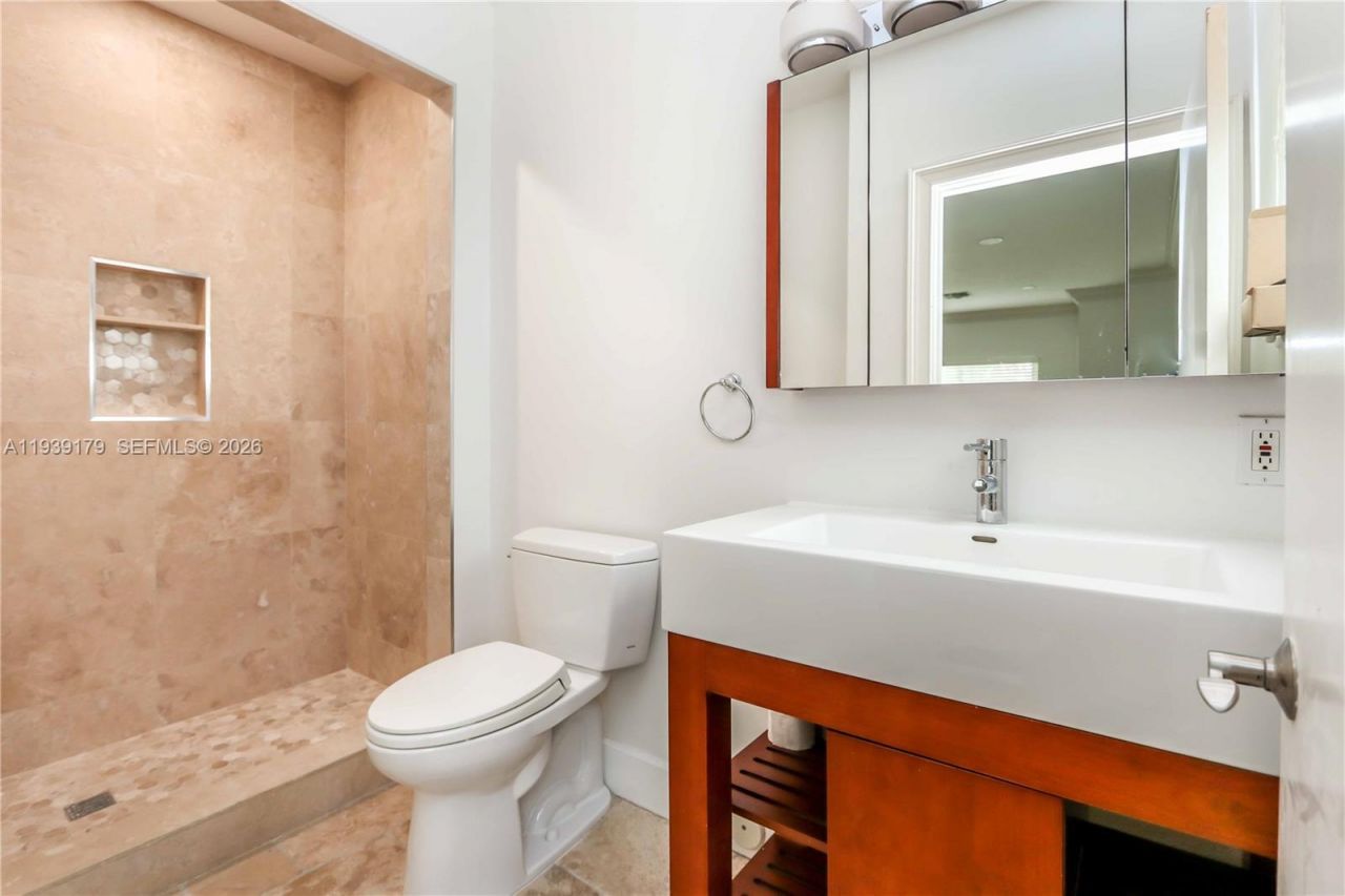 1108 Washington St, Hollywood, FL 33019 Photo